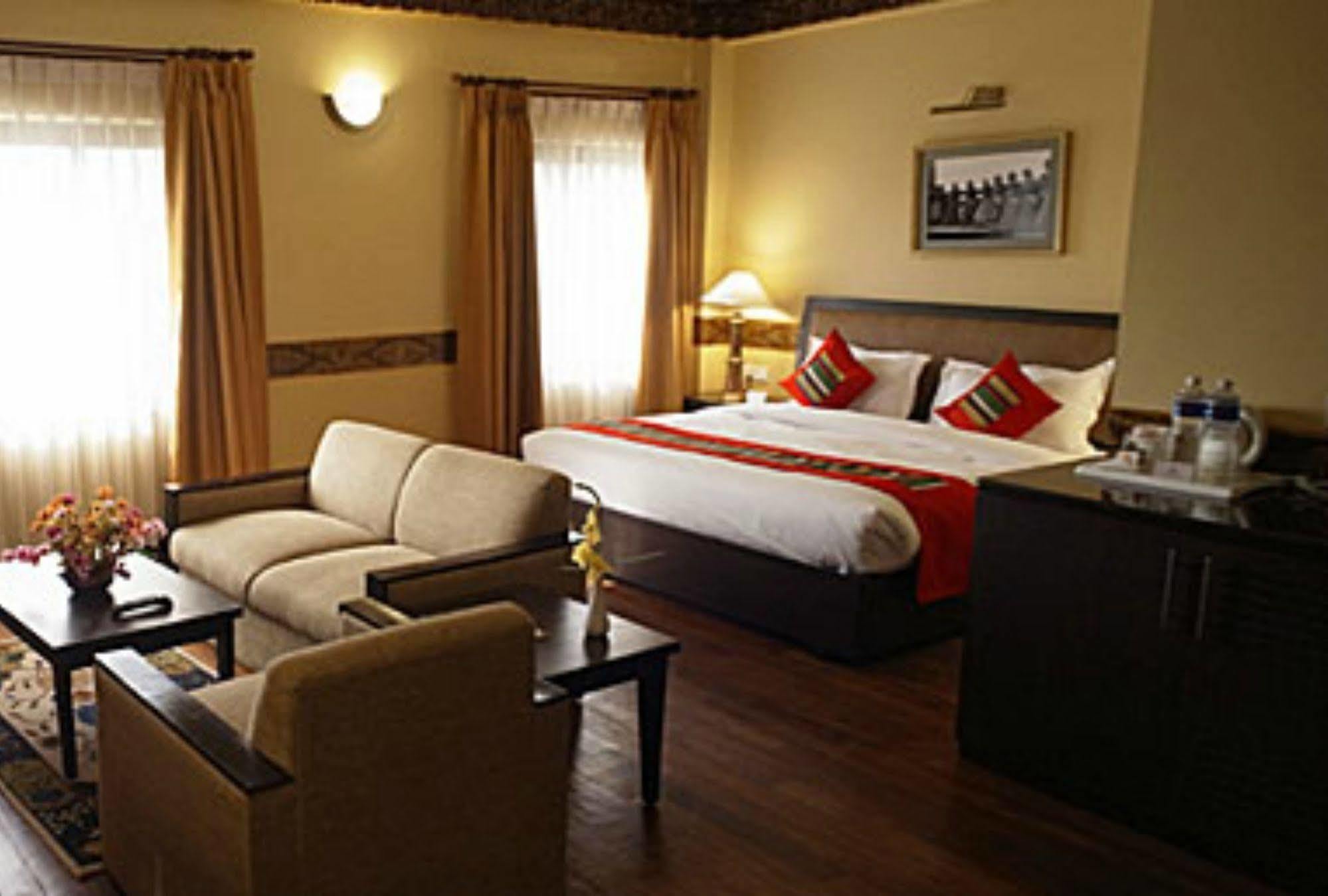 Hotel Tibet International Kathmandu Esterno foto